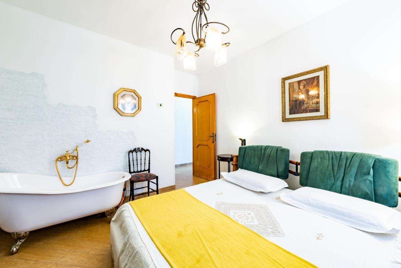 Extravacanza Safari Selva Di Fasano Bagian luar foto